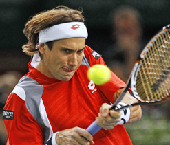Ferrer scrapes past Del Potro in London