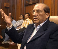 VK Malhotra re-elected Archery Association head