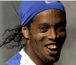 Neymar will surpass Messi as world`s best: Ronaldinho