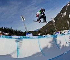Moscow opens world`s largest urban snowboarding track