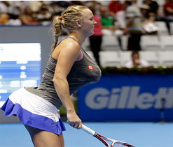 Wozniacki mimics Serena Williams on court