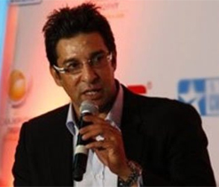 Akram backs underfire Dhoni, says he`s right choice as captain