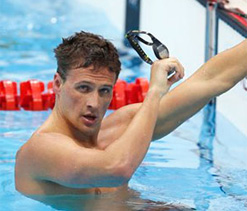 Lochte sets new 200m swimming medley record