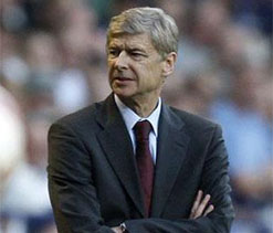 ‘Defiant’ Wenger refuses to quit despite Arsenal fans’ jeering