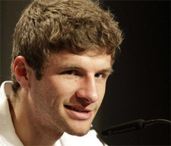 Thomas Mueller extends contract with Bayern Munich