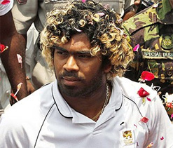 Lankan selectors might summon Malinga to strengthen ``toothless`` pace attack in Tests