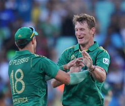 South Africa beats NZ by 8 wickets in opening T20