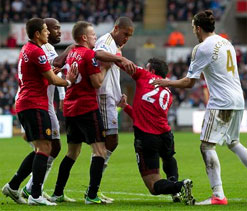 Ashley Williams clash with Van Persie unintentional, says Martinez