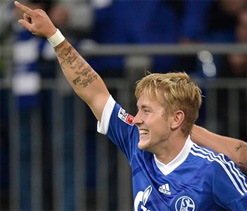 Liverpool target Holtby to leave Schalke on free transfer
