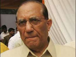 Govt seeks explanation on Malhotra`s election as AAI chief