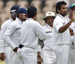 Under-pressure India look to bounce back against England