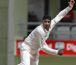 Harbhajan hopes to get back into India Test XI