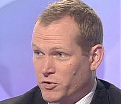 British Minister plays Badminton to promote London Olympics