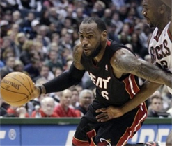LeBron helps Miami turn the tables on Bucks