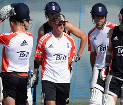 England needs to tackle Pak spinners to end their losing streak in third Test