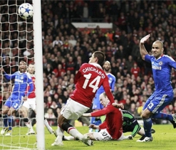 Europa League: Manchester United edge out Ajax, Valencia beat Stoke