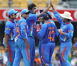 India aim to stay afloat, battle Oz in crucial game