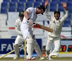 England edge ahead as wickets tumble in third Test
