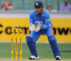 Dhoni blames loose deliveries by spinners for loss