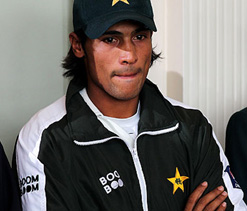 Focus on rehabilitation, Lorgat`s advice to Aamir