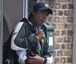 Challenge the 5-year ban: Ashraf to Aamir