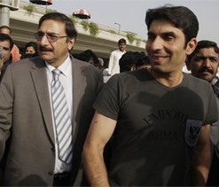 PCB chief Ashraf lauds Pak for Asia Cup win