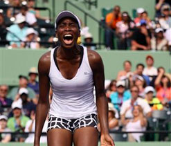 Venus continues her comeback while Murray gets walkover