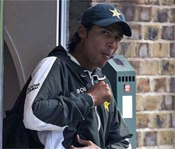 Akram, Latif back Mohd Amir to make comeback