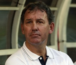 Man U legend Robson says Mourinho can succeed Ferguson