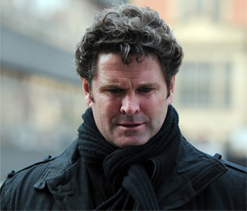 `Rod Marsh did not sign a bat, which had Cairns autograph`
