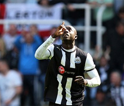 Cisse scores twice as Newcastle beat Liverpool 2-0