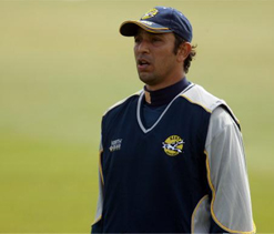 Azhar Mahmood gets visa, to join Kings XI Punjab: Gilchrist