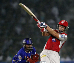 Gilchrist gives credit to bowlers and Marsh