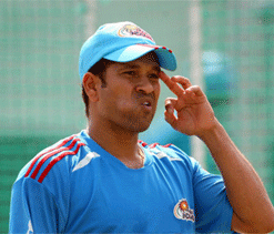 Tendulkar starts practising after ten days