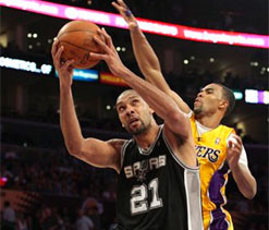 Spurs give Lakers taste of their own medicine