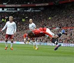 Ferguson has `a word` with Young about diving