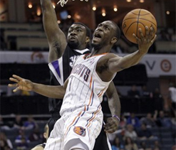 Kings hammer Bobcats 114-88, Charlotte skid at 20