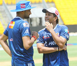 Sachin deserves more than RS nomination: Harbhajan
