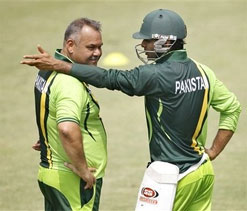 Pak chief selector denies reports of rift between Whatmore, selectors