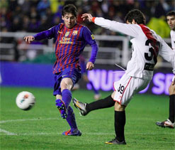 Barca hit seven as Real sight La Liga title