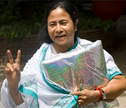 Bengal CM visits Eden for KKR-DD IPL match