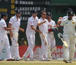 England hold on to number-one Test ranking