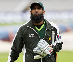PCB seeks explanation from Whatmore on Yousuf`s fitness test