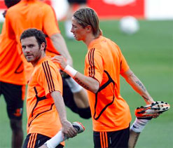 Del Bosque recalls Torres and Mata in Spanish squad