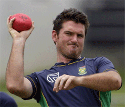 Smith to go on short leave during Eng series for child birth