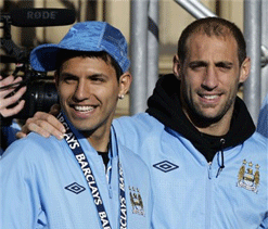 Balotelli, Aguero pledge their futures with Man City
