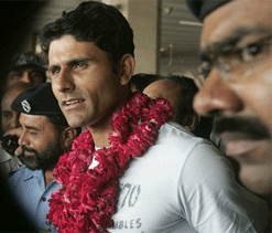 Pak all-rounder Razzaq slams selectors for Sri Lanka snub