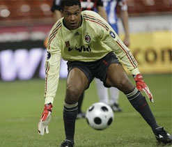 Former Brazil keeper Dida signs with Portuguesa