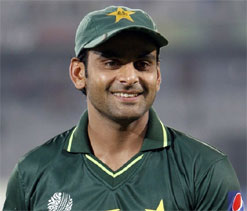 No clear favourites in Sri Lanka-Pakistan series: Hafeez