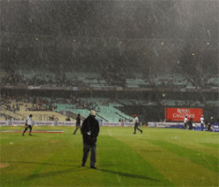 Rain threatens Saturday`s KKR-Pune IPL tie	